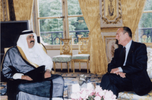 خلال زيارته إلى فرنسا .. أمير قطر يناقش مع جاك شيراك التعاون الاقتصادي وملفات الشرق الأوسط