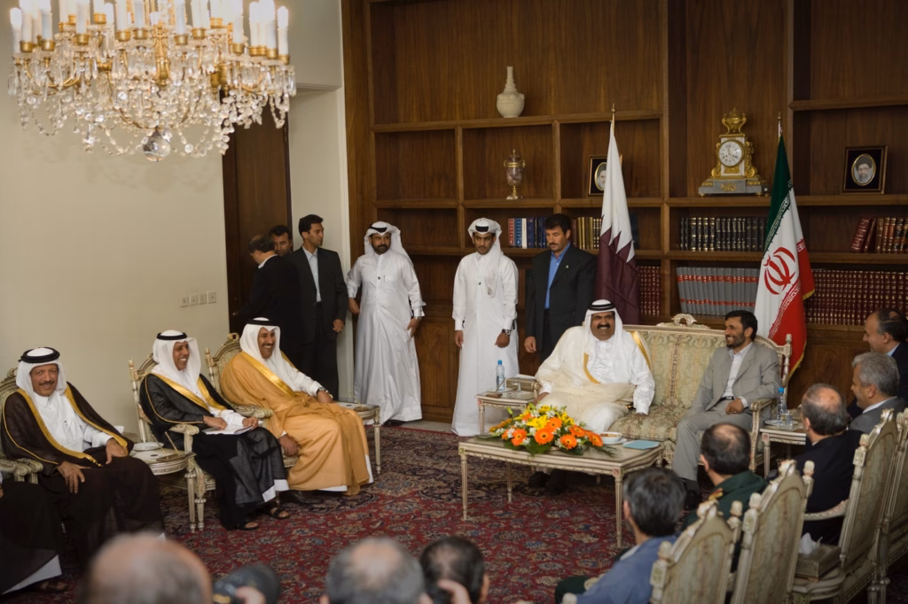 حمد بن خليفة ومحمود أحمدي نجاد