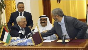 برعاية ووساطة أمير قطر.. عباس ومشعل يوقعان في العاصمة القطرية اتفاق “إعلان الدوحة” للمصالحة الفلسطينية