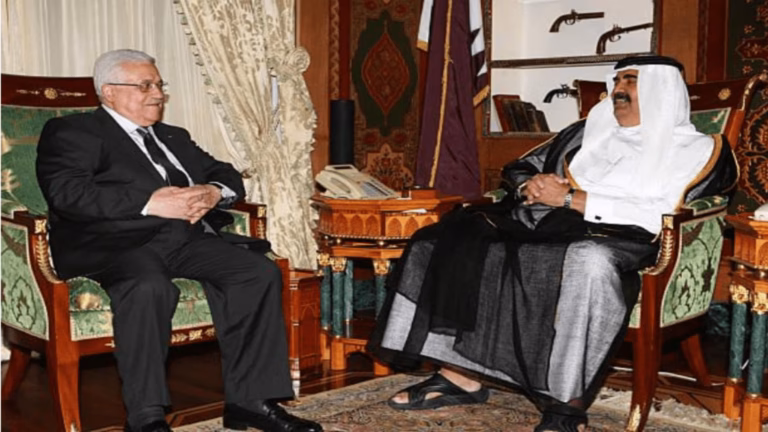 حمد بن خليفة ومحمود عباس أبو مازن