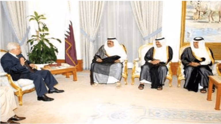 حمد بن خليفة ومحمود عباس أبو مازن