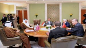 خلال قمة ثلاثية في دمشق .. أمير قطر يشارك في مباحثات قطرية تركية سورية لحل الأزمة اللبنانية