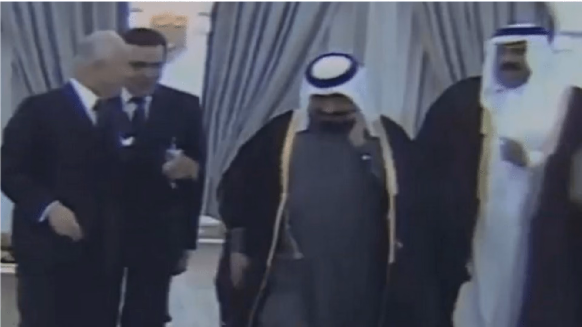 الشيخ حمد بن خليفة آل ثاني والأمير خليفة بن حمد وكنعان إيفرين