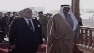 في لقاء بالدوحة بحضور ولي العهد .. أمير قطر يستقبل رئيس الوزراء التركي ويبحث العلاقات القطرية التركية