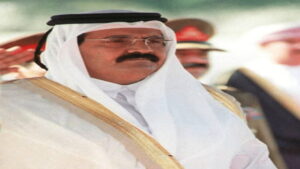 أمير قطر يقاطع الجلسة الختامية لقمة مجلس التعاون في مسقط احتجاجًا على اختيار الأمين العام