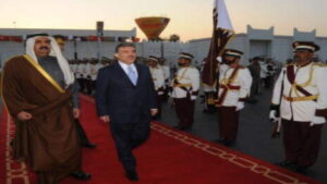 بصحبة 160 رجل أعمال تركي.. أمير قطر يناقش مع الرئيس التركي تطوير العلاقات التجارية والاقتصادية