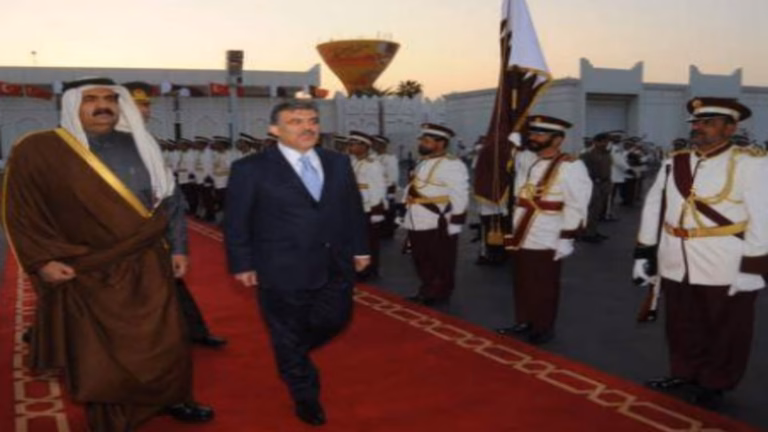 حمد بن خليفة وعبد الله غول