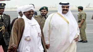 أمير قطر يوجه دعوة للبشير لحضور القمة العربية في الدوحة رغم قرار المحكمة الجنائية