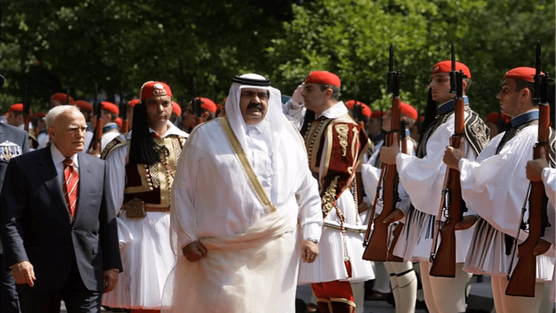 حمد بن خليفة و كارولوس بابولياس