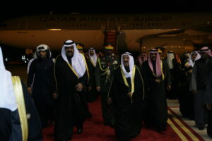 سمو الأمير الشيخ حمد بن خليفة آل ثاني يشارك في القمة العربية الاقتصادية والتنموية والاجتماعية في دولة الكويت