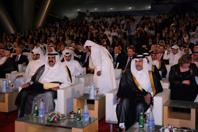 سمو الأمير الشيخ حمد بن خليفة آل ثاني وسمو الشيخة موزا بنت ناصر يفتتحان واحة قطر للعلوم والتكنولوجيا