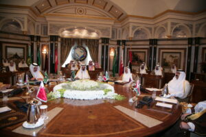 سمو الأمير الشيخ حمد بن خليفة آل ثاني يشارك في الاجتماع التشاوري لقادة دول مجلس التعاون لدول الخليج العربية في المملكة العربية السعودية