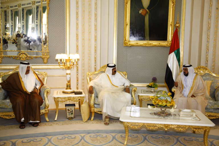 سمو الأمير الشيخ حمد بن خليفة آل ثاني يزور دولة الإمارات العربية المتحدة