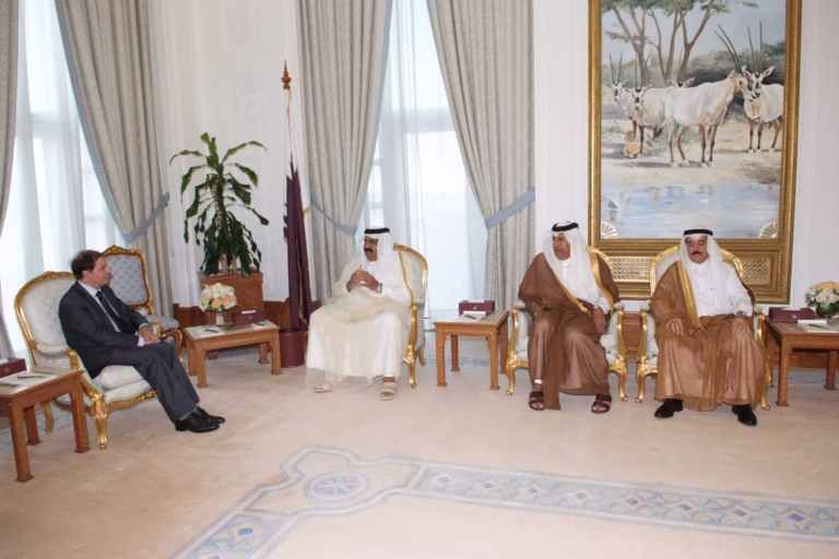 سمو الأمير الشيخ حمد بن خليفة آل ثاني يستقبل رئيس جمهورية مالطا في الدوحة