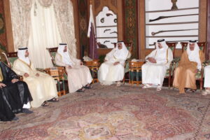 سمو الأمير الشيخ حمد بن خليفة آل ثاني يستقبل ولي عهد أبوظبي في الدوحة