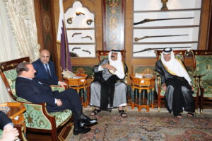 سمو الأمير الشيخ حمد بن خليفة آل ثاني يستقبل رئيس مجلس وزراء الجمهورية الإيطالية في الدوحة