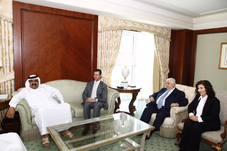 سمو الأمير الشيخ حمد بن خليفة آل ثاني يلتقي رئيس الجمهورية العربية السورية في الدوحة