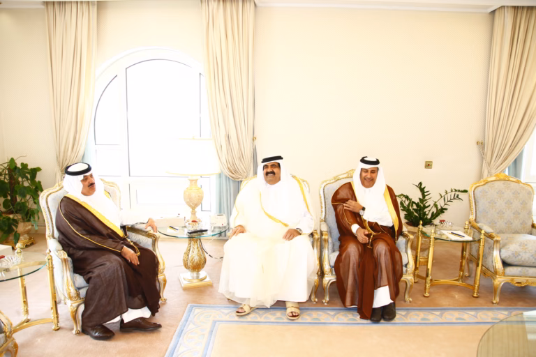 سمو الأمير الشيخ حمد بن خليفة آل ثاني يستقبل نائب رئيس الحرس الوطني بالمملكة العربية السعودية في الدوحة