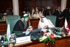 سمو الأمير الشيخ حمد بن خليفة آل ثاني يشارك في افتتاح القمة العربية الاستثنائية في مدينة سرت
