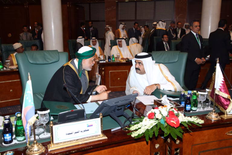 سمو الأمير الشيخ حمد بن خليفة آل ثاني يشارك في افتتاح القمة العربية الاستثنائية في مدينة سرت