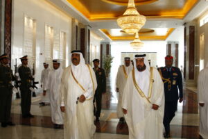 سمو الأمير الشيخ حمد بن خليفة آل ثاني يشارك في الدورة الحادية والثلاثين للمجلس الأعلى لمجلس التعاون لدول الخليج العربية في دولة الإمارات العربية المتحدة