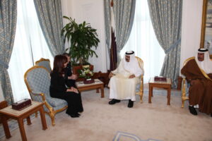 سمو الأمير الشيخ حمد بن خليفة آل ثاني يستقبل رئيسة جمهورية الأرجنتين في الدوحة
