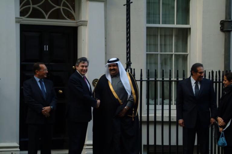 سمو الأمير الشيخ حمد بن خليفة آل ثاني يلتقي وزير الخزانة البريطاني جوردون براون في لندن