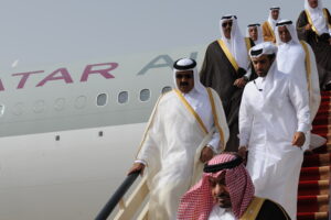 سمو الأمير الشيخ حمد بن خليفة آل ثاني يصل إلى الرياض للمشاركة في اللقاء التشاوري الثالث عشر لقادة دول مجلس التعاون لدول الخليج العربية
