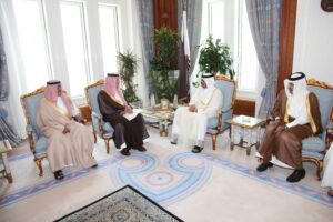 سمو الأمير الشيخ حمد بن خليفة آل ثاني يستقبل وزير خارجية المملكة العربية السعودية في الدوحة