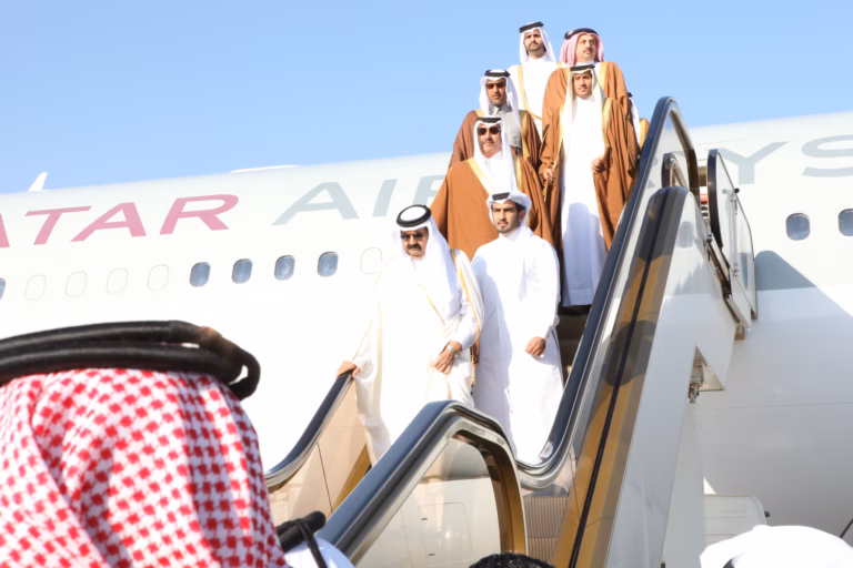 سمو الأمير الشيخ حمد بن خليفة آل ثاني يصل إلى الرياض للمشاركة في الدورة الثانية والثلاثين للمجلس الأعلى لمجلس التعاون لدول الخليج العربية