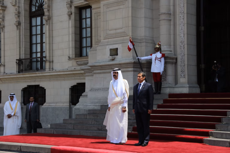 سمو الأمير الشيخ حمد بن خليفة آل ثاني يلتقي رئيس جمهورية بيرو ويشهد توقيع اتفاقيات بين البلدين