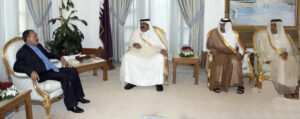 سمو الأمير الشيخ حمد بن خليفة آل ثاني يستقبل الرئيس اليمني علي عبدالله صالح في الدوحة