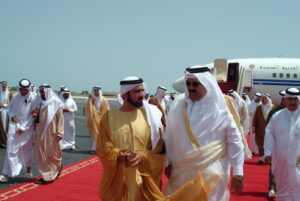 سمو الأمير الشيخ حمد بن خليفة آل ثاني يستقبل سمو الشيخ محمد بن راشد آل مكتوم في الدوحة