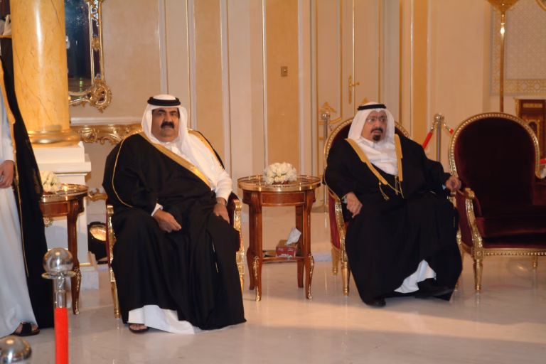 سمو الأمير الشيخ حمد بن خليفة آل ثاني يحضر حفل زفاف نجل رئيس مجلس الوزراء الشيخ حمد بن عبدالله بن خليفة آل ثاني في الدوحة