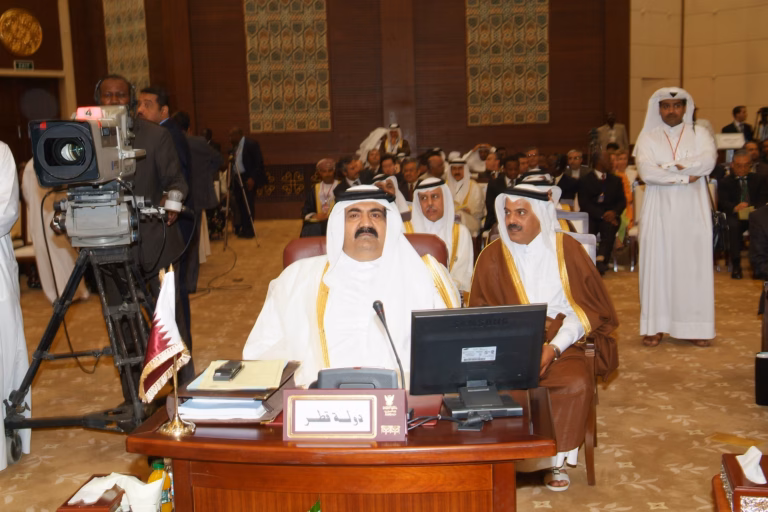 سمو الأمير الشيخ حمد بن خليفة آل ثاني يشارك في القمة العربية الثامنة عشرة في الخرطوم