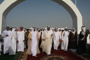 سمو الأمير الشيخ حمد بن خليفة آل ثاني أثناء حفل زفاف نجله الشيخ جاسم بن حمد بن خليفة آل ثاني في الدوحة