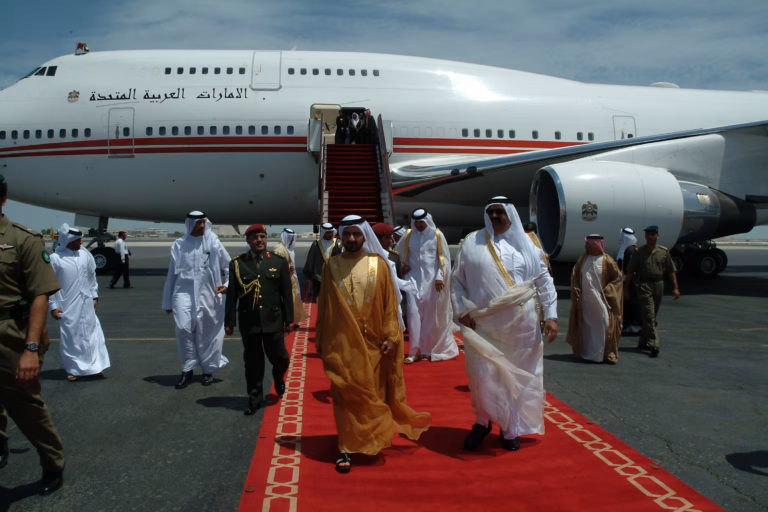 سمو الأمير الشيخ حمد بن خليفة آل ثاني يستقبل الشيخ محمد بن راشد آل مكتوم في الدوحة