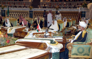 سمو الأمير الشيخ حمد بن خليفة آل ثاني يشارك في الدورة السابعة والعشرين للمجلس الأعلى لمجلس التعاون لدول الخليج العربية في الرياض