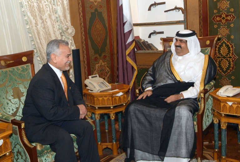 سمو الأمير الشيخ حمد بن خليفة آل ثاني يستقبل نائب الرئيس العراقي طارق الهاشمي في الدوحة