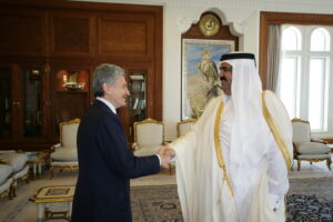 سمو الأمير الشيخ حمد بن خليفة آل ثاني يستقبل نائب رئيس مجلس الوزراء ووزير الخارجية الإيطالي ماسيمو داليما في الدوحة
