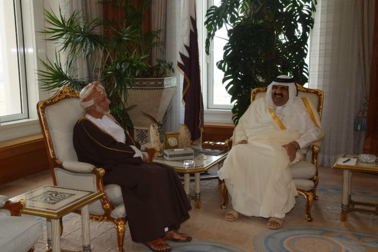 سمو الأمير الشيخ حمد بن خليفة آل ثاني يستقبل وزير خارجية سلطنة عُمان يوسف بن علوي في الدوحة