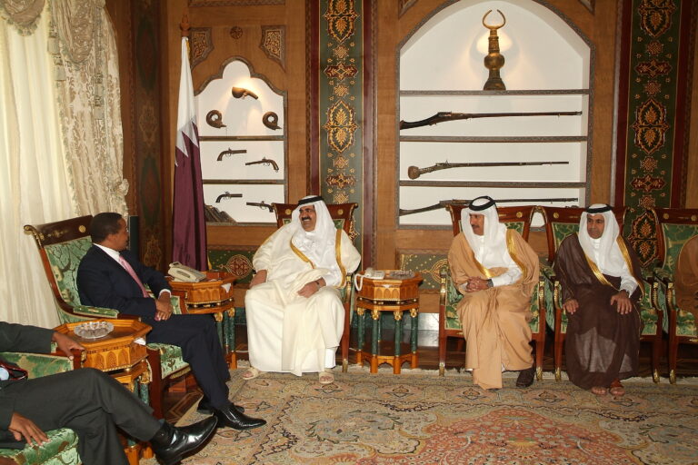 سمو الأمير الشيخ حمد بن خليفة آل ثاني يستقبل رئيس جمهورية تنزانيا جاكايا كيكويتي في الدوحة