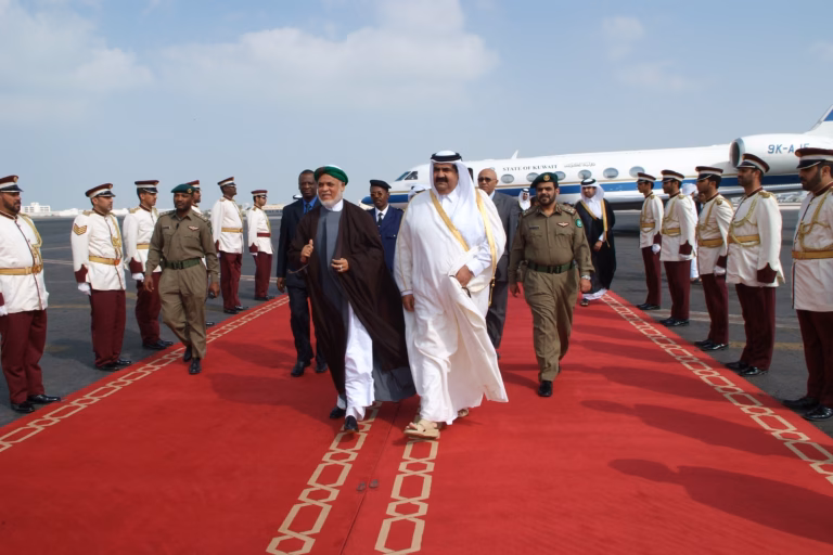 سمو الأمير الشيخ حمد بن خليفة آل ثاني يستقبل رئيس جمهورية جزر القمر أحمد عبدالله سامبي في الدوحة