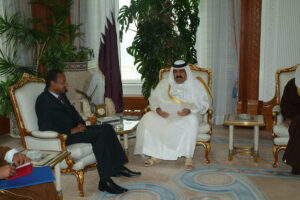 سمو الأمير الشيخ حمد بن خليفة آل ثاني يستقبل مستشار الرئيس السوداني مصطفى عثمان إسماعيل في الدوحة