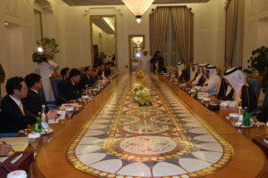 سمو الأمير الشيخ حمد بن خليفة آل ثاني يستقبل رئيس كوريا الجنوبية روه مو هيون في الدوحة