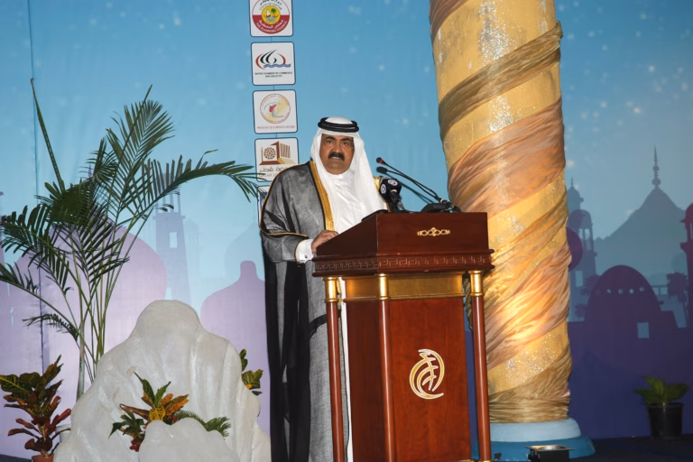 سمو الأمير الشيخ حمد بن خليفة آل ثاني يفتتح الدورة السابعة لمنتدى الدوحة في الدوحة