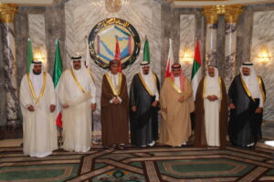 سمو الأمير الشيخ حمد بن خليفة آل ثاني يشارك في الجلسة التشاورية التاسعة لقادة دول مجلس التعاون لدول الخليج العربية في الرياض
