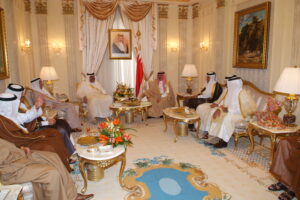 سمو الأمير الشيخ حمد بن خليفة آل ثاني يلتقي ملك البحرين حمد بن عيسى آل خليفة في الرياض