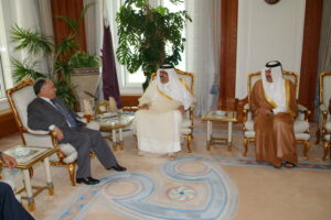 سمو الأمير الشيخ حمد بن خليفة آل ثاني يستقبل رئيس الوزراء الليبي البغدادي علي المحمودي في الدوحة