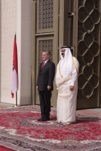 سمو الأمير الشيخ حمد بن خليفة آل ثاني يستقبل رئيس جمهورية النمسا هاينز فيشر في الدوحة